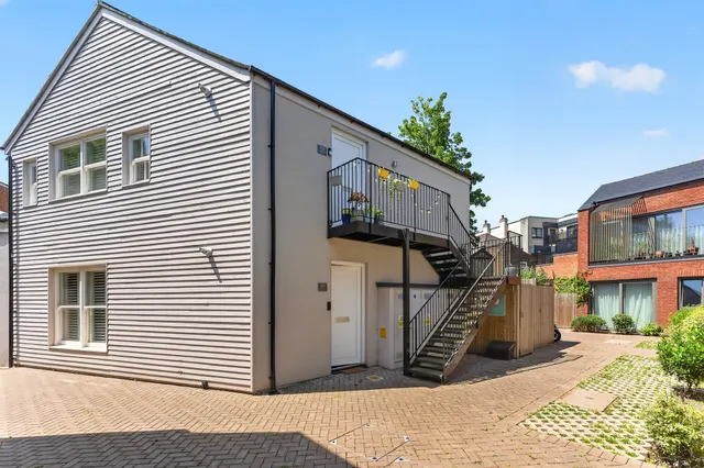 Dukes Mews, London, photo 1
