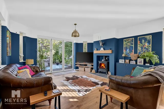 Iford Lane, Bournemouth, BH6, photo 2