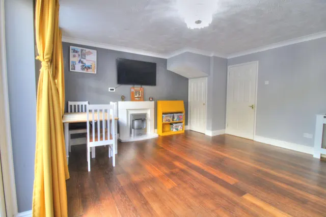 Sweet Briar Drive, Basildon, SS15, photo 3