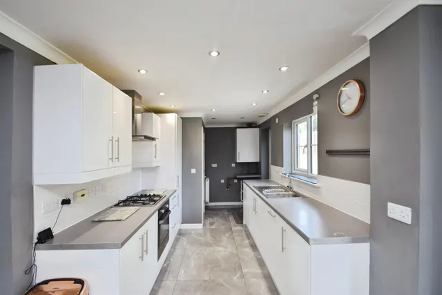 Clos Tyn Y Coed Bridgend, CF32, photo 3