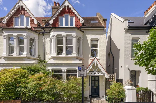 Thornton Avenue, London, W4 1QQ, photo 1