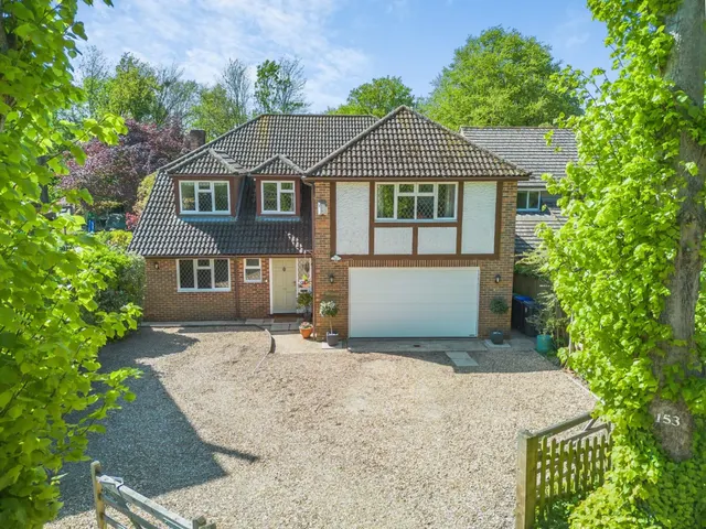 Bouverie Avenue South, Salisbury, Wiltshire, SP2 8EB, photo 1
