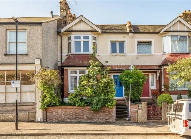Bramshot Avenue, Charlton, SE7, photo 1