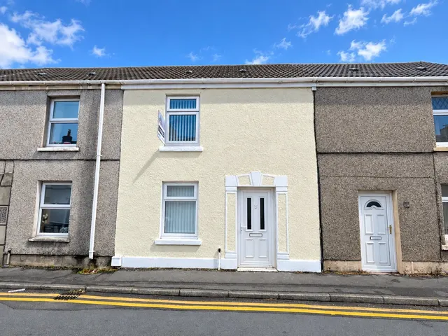 Bryngwyn Road, Llanelli, SA14, photo 1