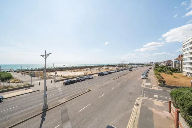 Photo 2 — Kingsway, Hove, BN3