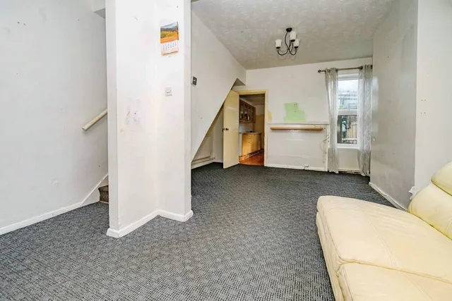 Photo 2 — Albert Road, Luton, Bedfordshire, LU1