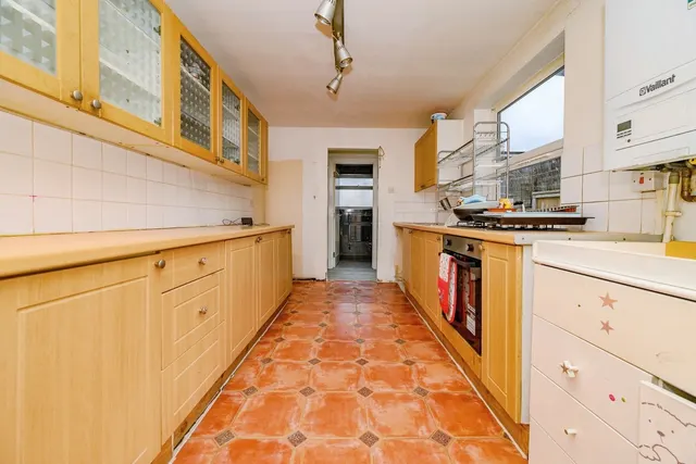 Photo 3 — Albert Road, Luton, Bedfordshire, LU1