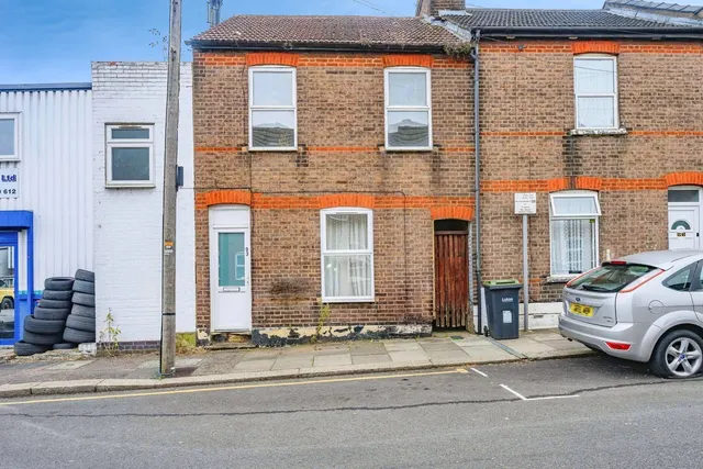 Albert Road, Luton, Bedfordshire, LU1, photo 1