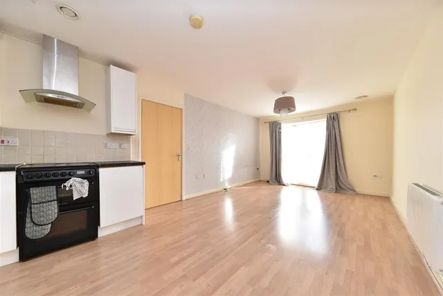 Admiral Drive, Stevenage, SG1, photo 2