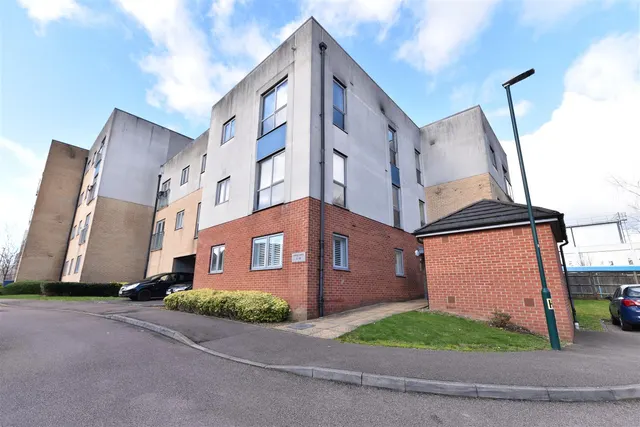 Admiral Drive, Stevenage, SG1, photo 1