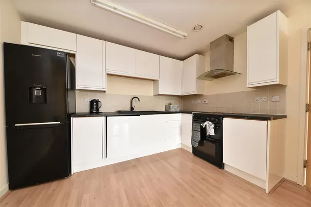 Admiral Drive, Stevenage, SG1, photo 3