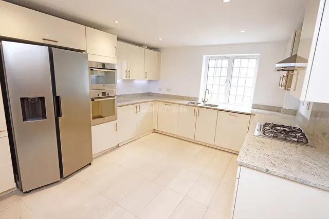 Raleigh Close, Hendon, NW4, photo 2