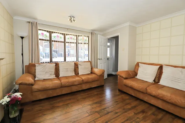 Bridgewater Drive, Bilston, WV14, photo 2