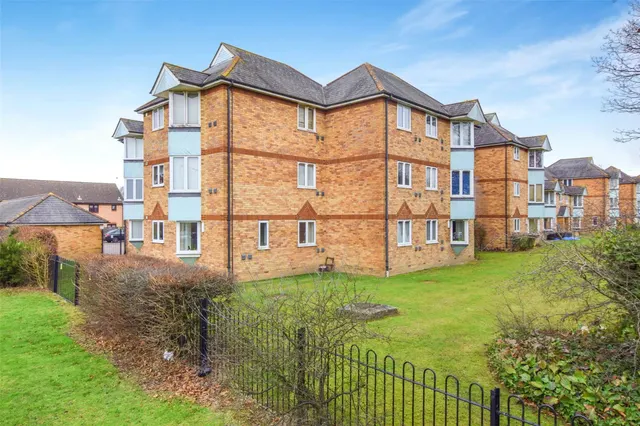 Bignell Croft, Highwoods, CO4, photo 1