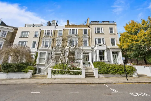 Photo 3 — Belsize Crescent Belsize Park, London NW3 5QY