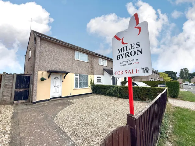 Banwell Avenue, Swindon, Wiltshire, SN3 2NJ, photo 1