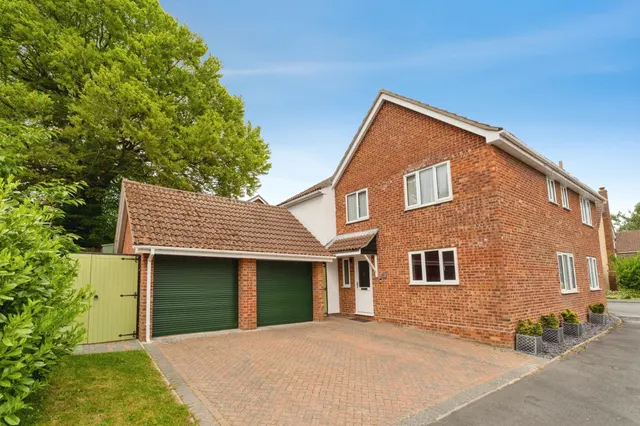 Hollybush Way, Cambridge, CB21, photo 1
