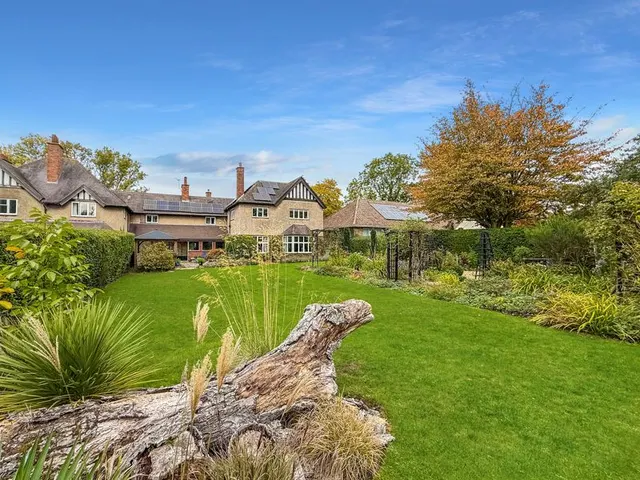 Photo 2 — Beacon Lane, Grantham