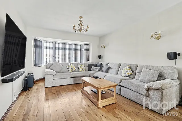 Laburnum Road, Hayes, UB3, photo 3