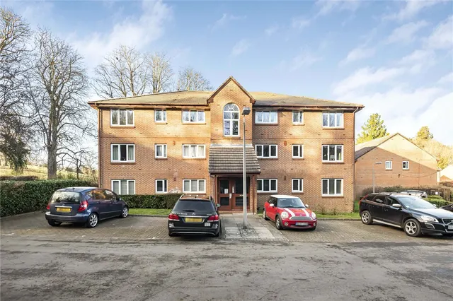Tilebarn Close, Henley-on-Thames, RG9, photo 2