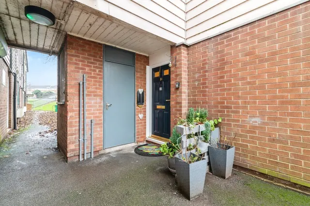 Wyton Close, Nottingham, Nottinghamshire, NG5, photo 1
