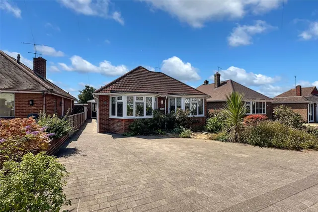 Rustington, Littlehampton, BN16, photo 1