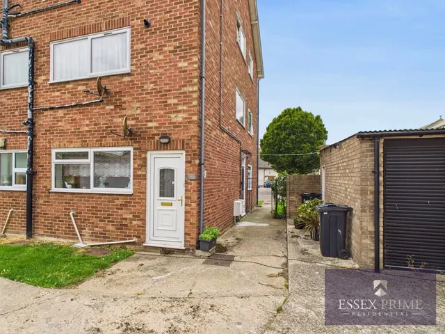 Photo 2 — Tower Road, Clacton-On-Sea CO15 1LE