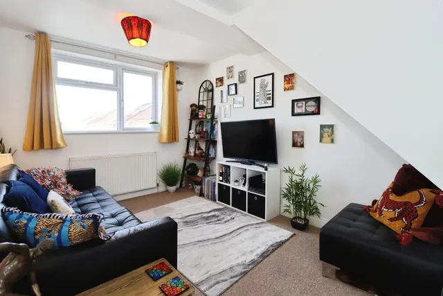 Photo 3 — Stockwell Drive, Mangotsfield, Bristol, BS16