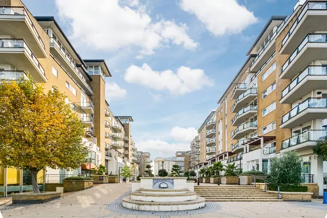 Smugglers Way, Wandsworth, SW18 1DE, photo 1