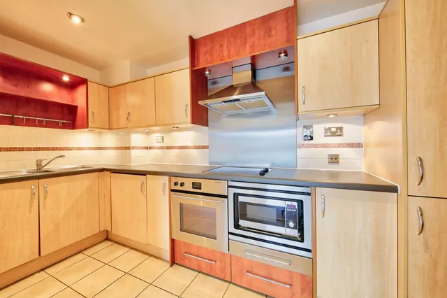 Smugglers Way, Wandsworth, SW18, photo 3