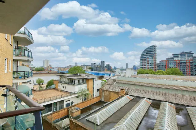 Smugglers Way, Wandsworth, SW18, photo 1