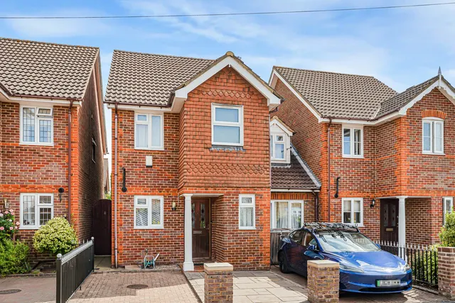 Park Road, Egham, TW20, photo 1