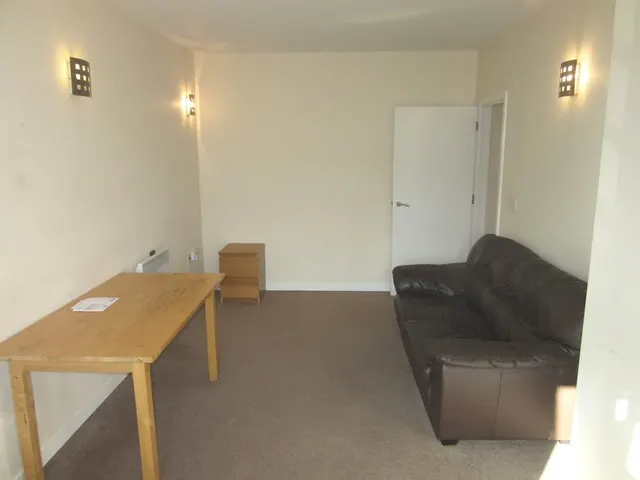 Photo 3 — Sovereign Heights, Brands Hill, Colnbrook, Berkshire, SL3 8PY