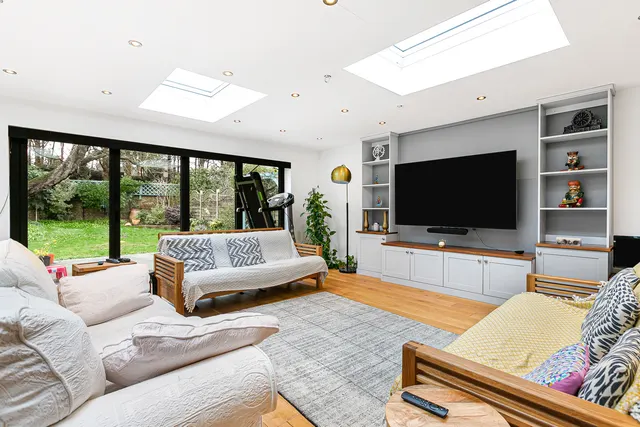 Broomfield, Sunbury-on-Thames, TW16, photo 3