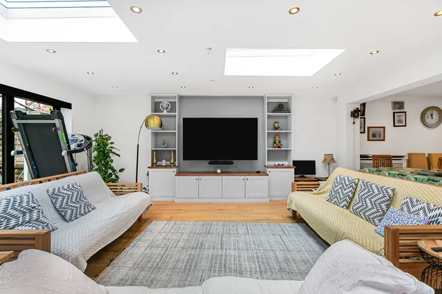 Broomfield, Sunbury-on-Thames, TW16, photo 2