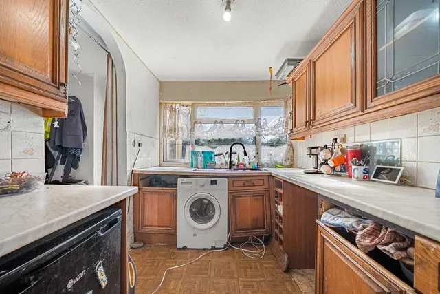 Photo 3 — Douglas Road, Addlestone KT15 2DZ