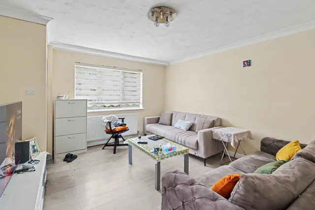 Bradley Road, Enfield, EN3, photo 3