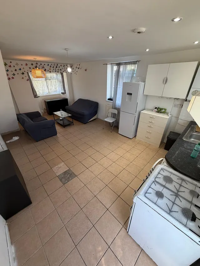 Fallow Close, Chigwell, IG7, photo 3