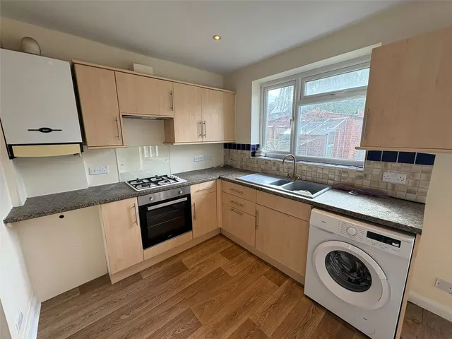 Photo 2 — Calvert Close, Aldershot, Hampshire, GU12 4QX