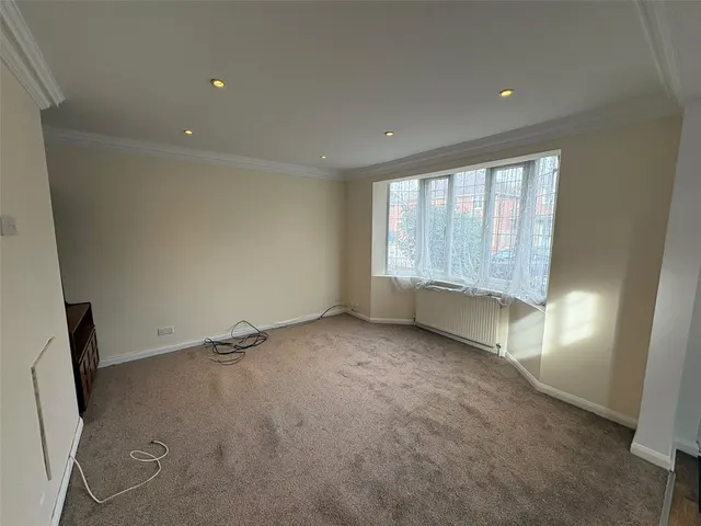 Photo 3 — Calvert Close, Aldershot, Hampshire, GU12 4QX