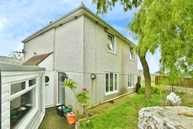 Warfelton Crescent, Saltash, photo 1