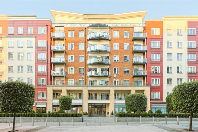 Boulevard Drive, Beaufort Park, NW9, photo 1