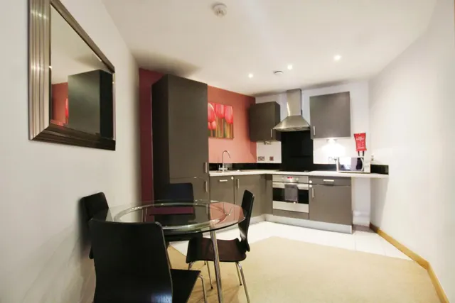 Salts Mill Road, Shipley, BD17, photo 3