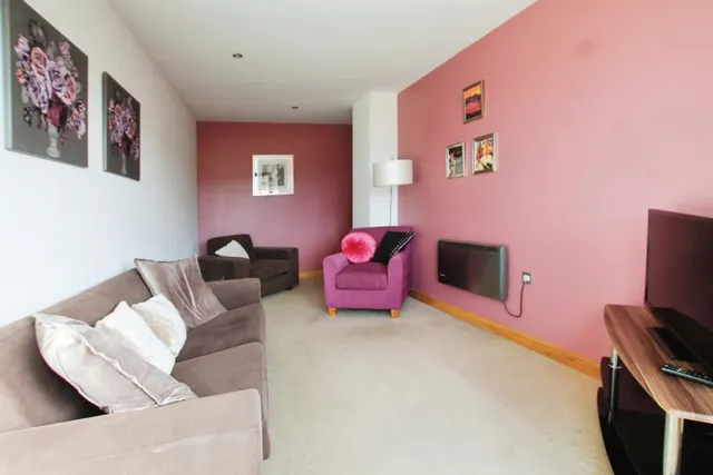 Salts Mill Road, Shipley, BD17, photo 2