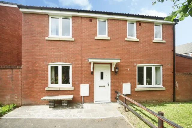Bulrush Path, Bridgwater, TA5, photo 1
