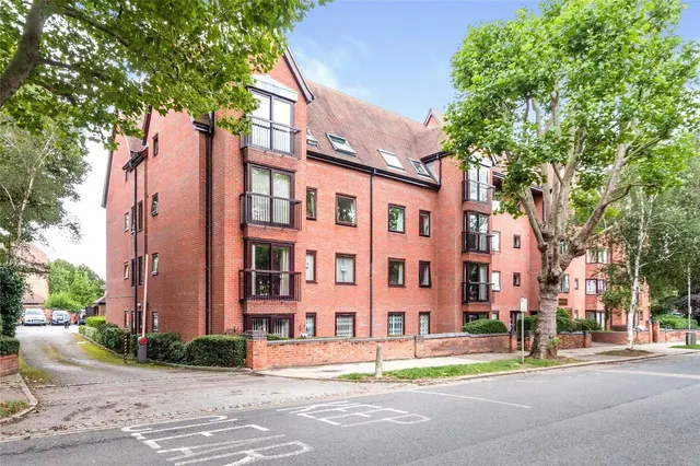 Warwick Avenue, Bedford, Bedfordshire, MK40, photo 1