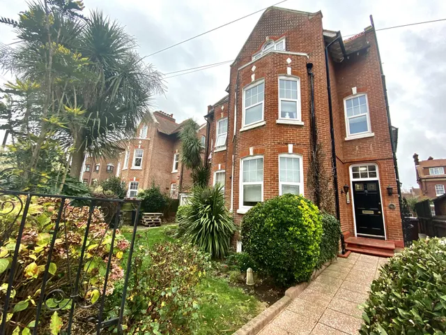 Helena Road, Southsea, PO4, photo 1