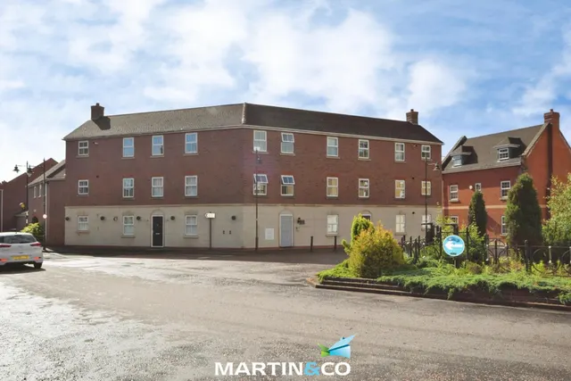 Dickens Heath Road, Dickens Heath, photo 1