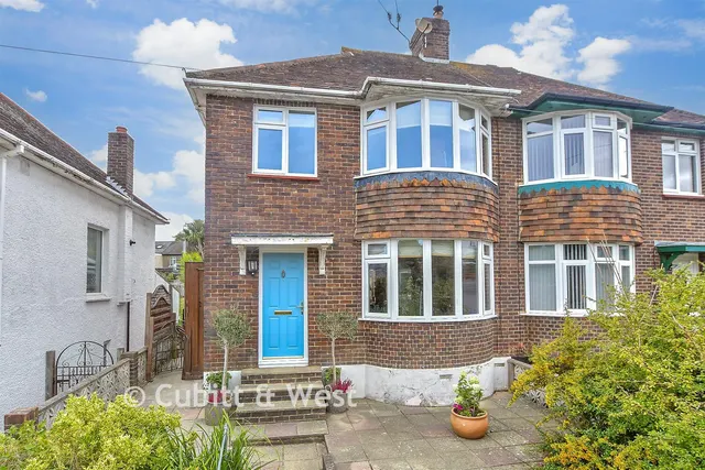 Dallaway Gardens, East Grinstead, RH19, photo 2