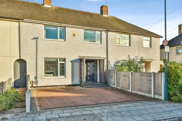 Woodsford Grove, Clifton, NG11, photo 1